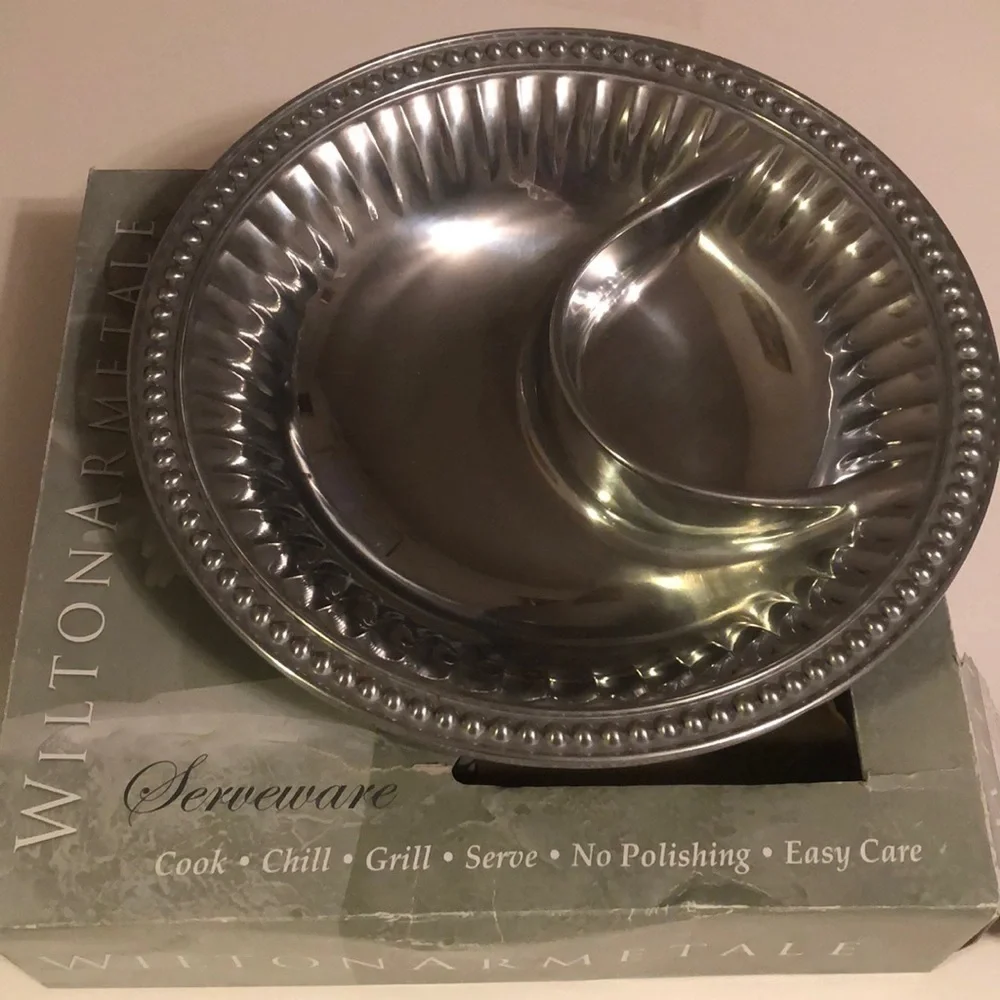 Wilton Armetale chip dip (new), flutes & pearls design